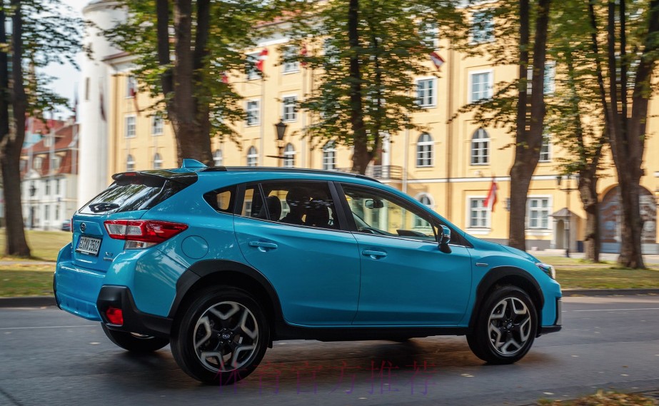 众国脚热衷试驾现代新款SUV 于海无证驾驶跑得欢 众国脚热衷试驾现代新款SUV 于海无证驾驶跑得欢